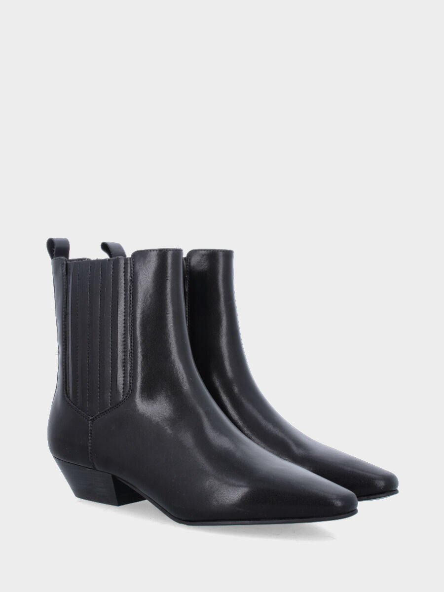 Camperos in vitello nero con listini in pelle ed elastici coperti