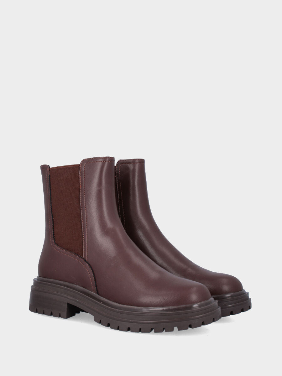 Sandalo monoblocco in vitello rosso con fascia ripiegata