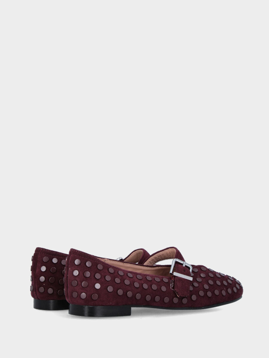 Ballerina Mary Jane in tessuto bordeaux con borchie e scollo a Ypsilon