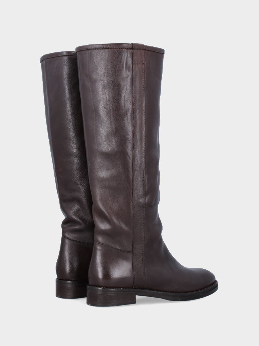 Sandalo monoblocco in vitello rosso con fascia ripiegata
