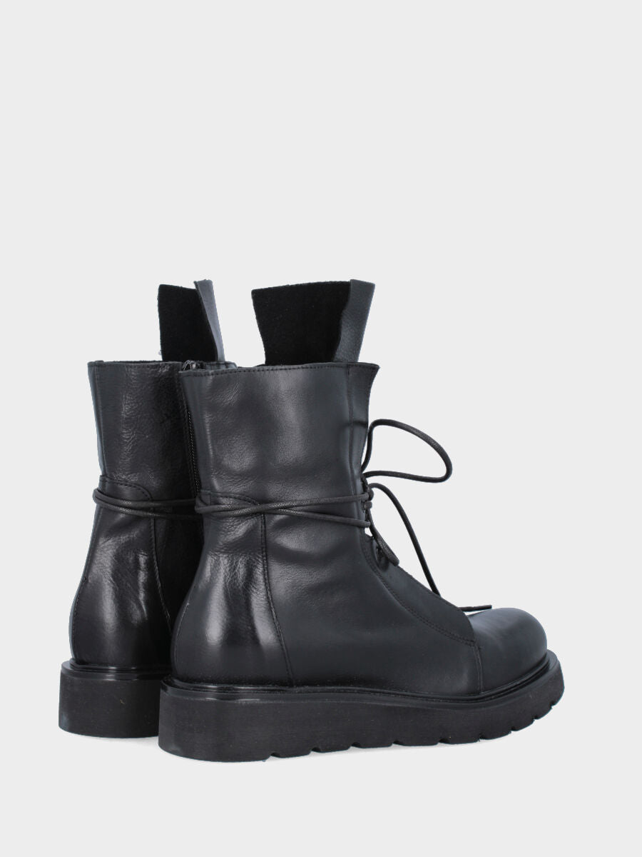 Polacchino in vitello nero con platform in gomma e cerniera laterale