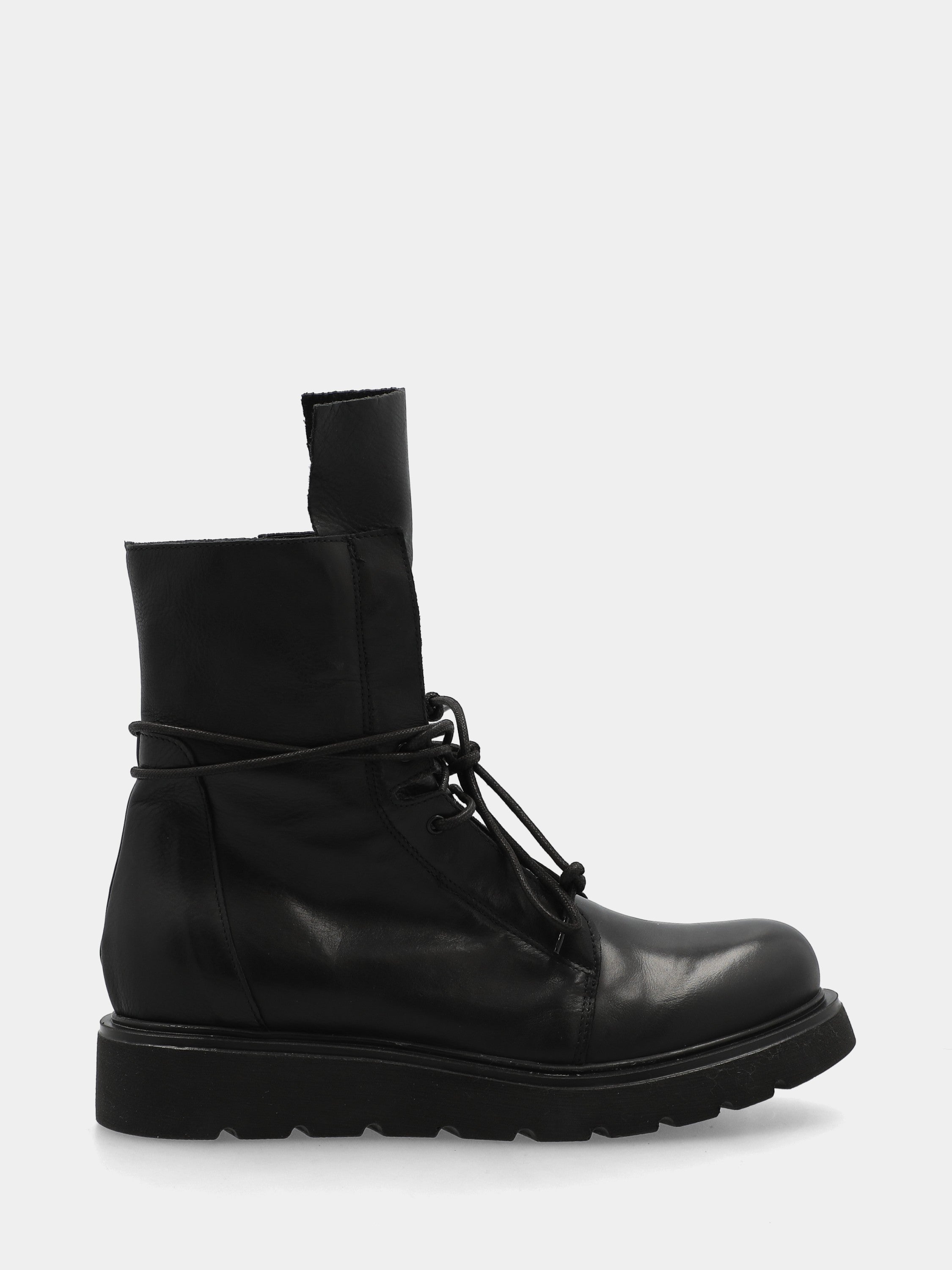 Sandalo monoblocco in vitello rosso con fascia ripiegata