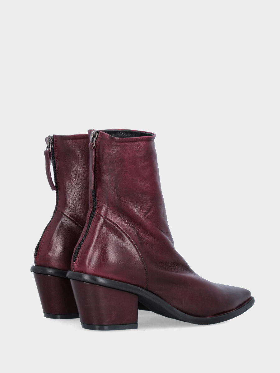 Sandalo monoblocco in vitello rosso con fascia ripiegata