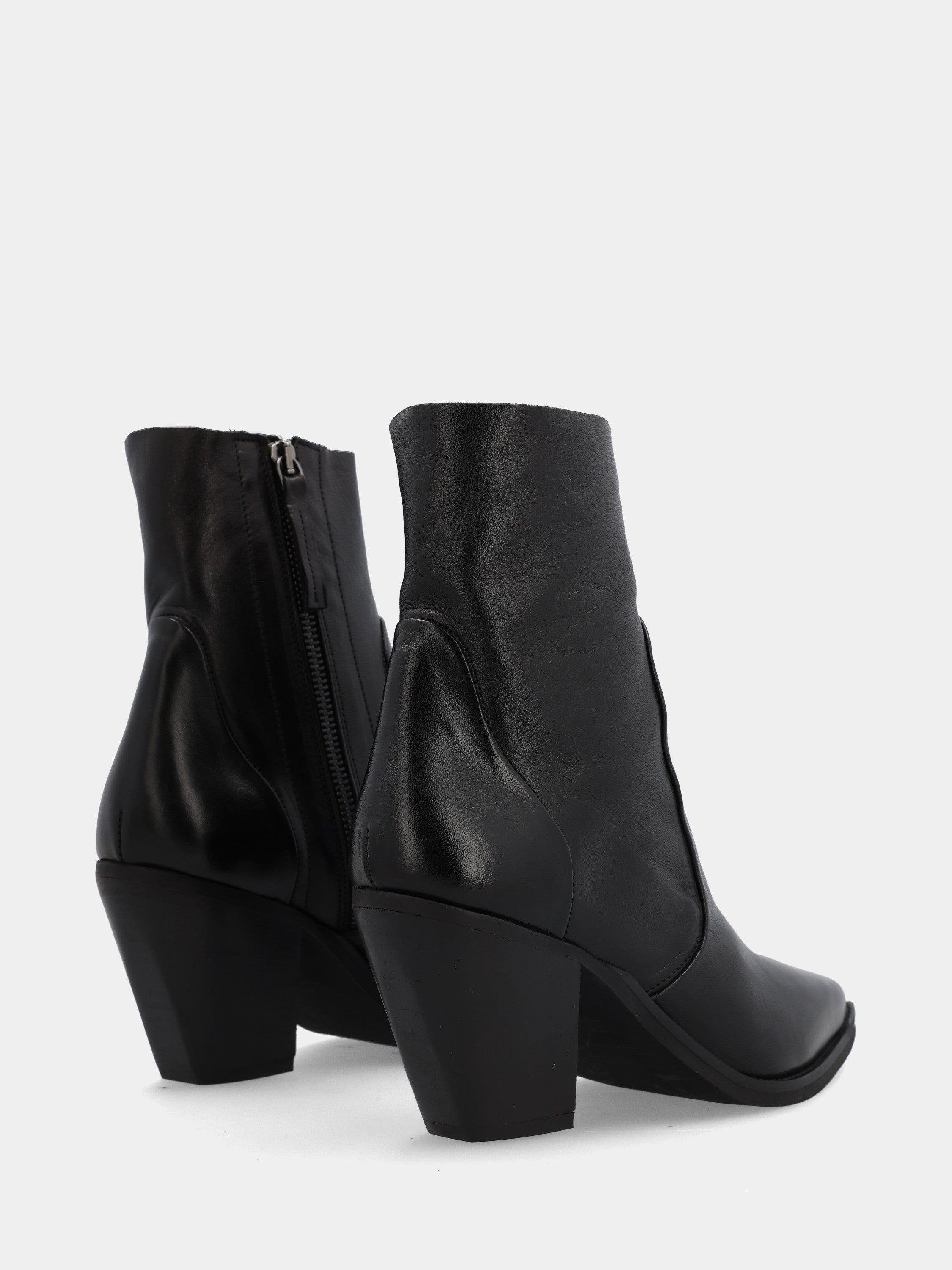 Camperos in vitello nero con tacco monoblocco
