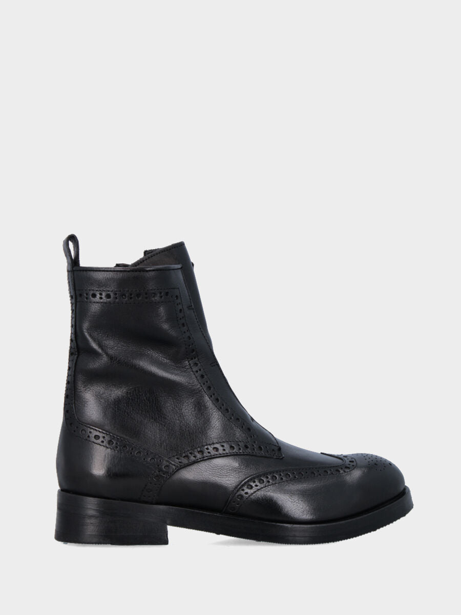Polacchino en veau noir avec queue d'hirondelle et perforations sur monobloc