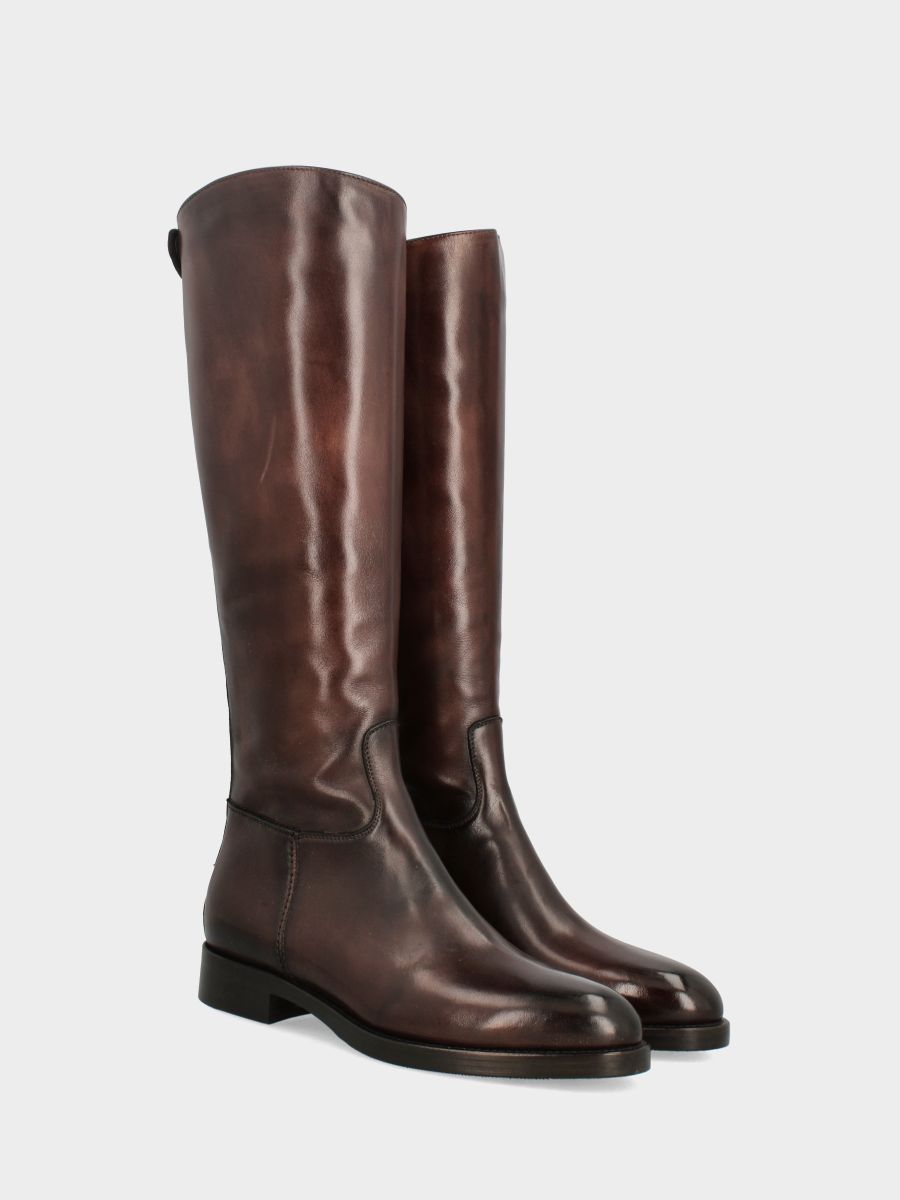 Stivale amazzone in vitello marrone con cinturino e zip posteriore