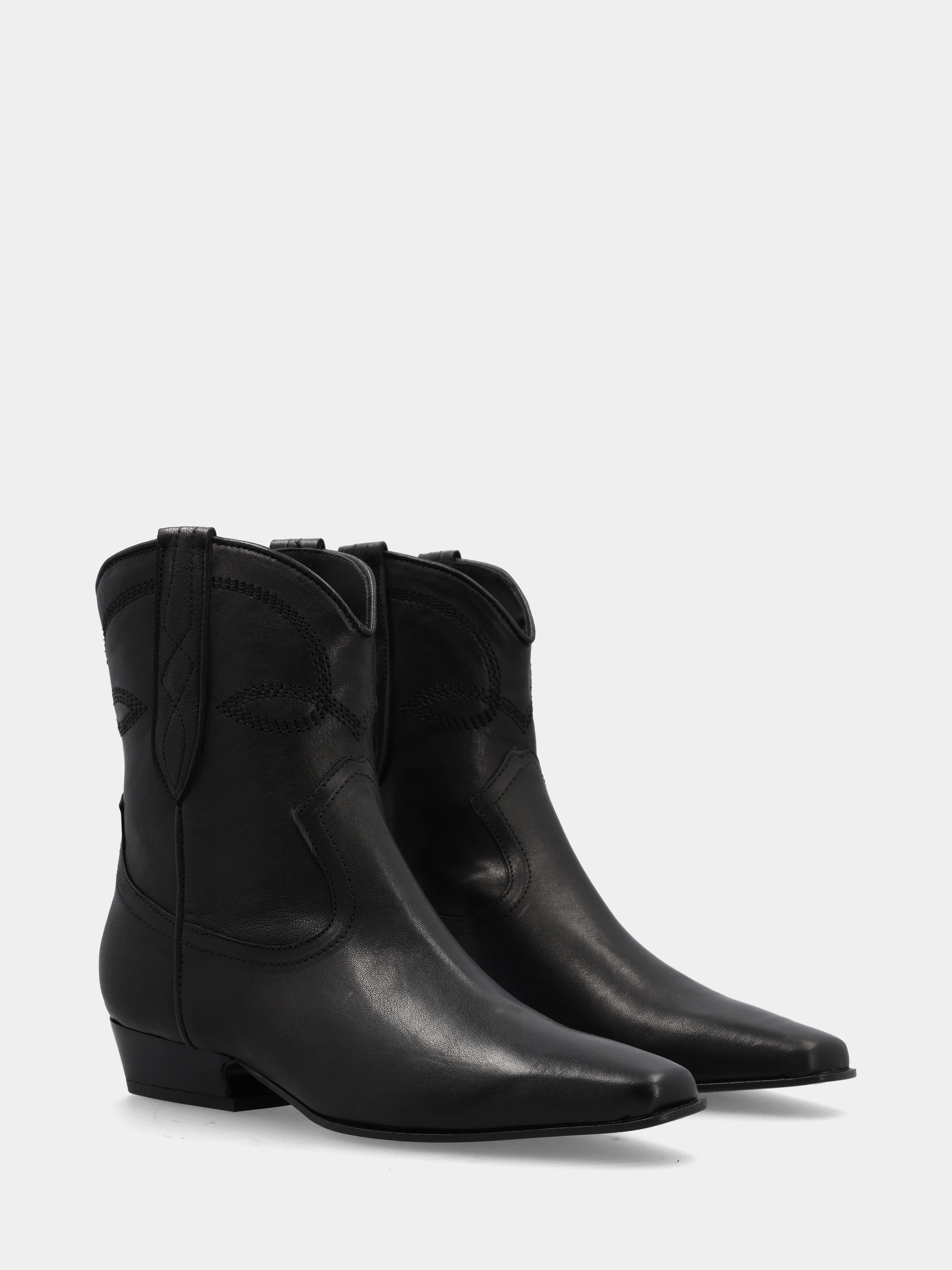 Bottines western en veau noir avec surpiqûres et tirettes