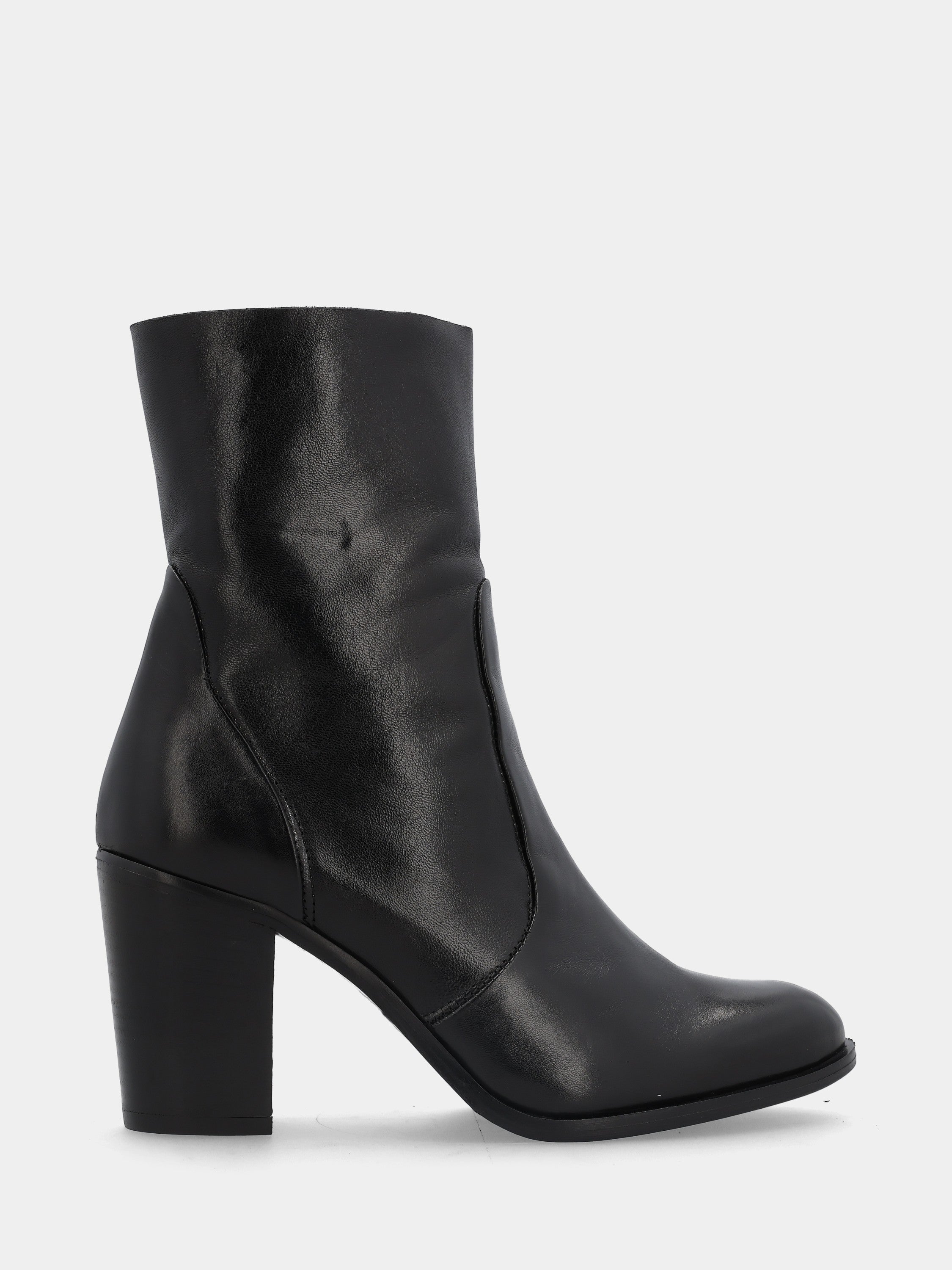 Stivaletto in nappa nero con gambaletto sfoderato