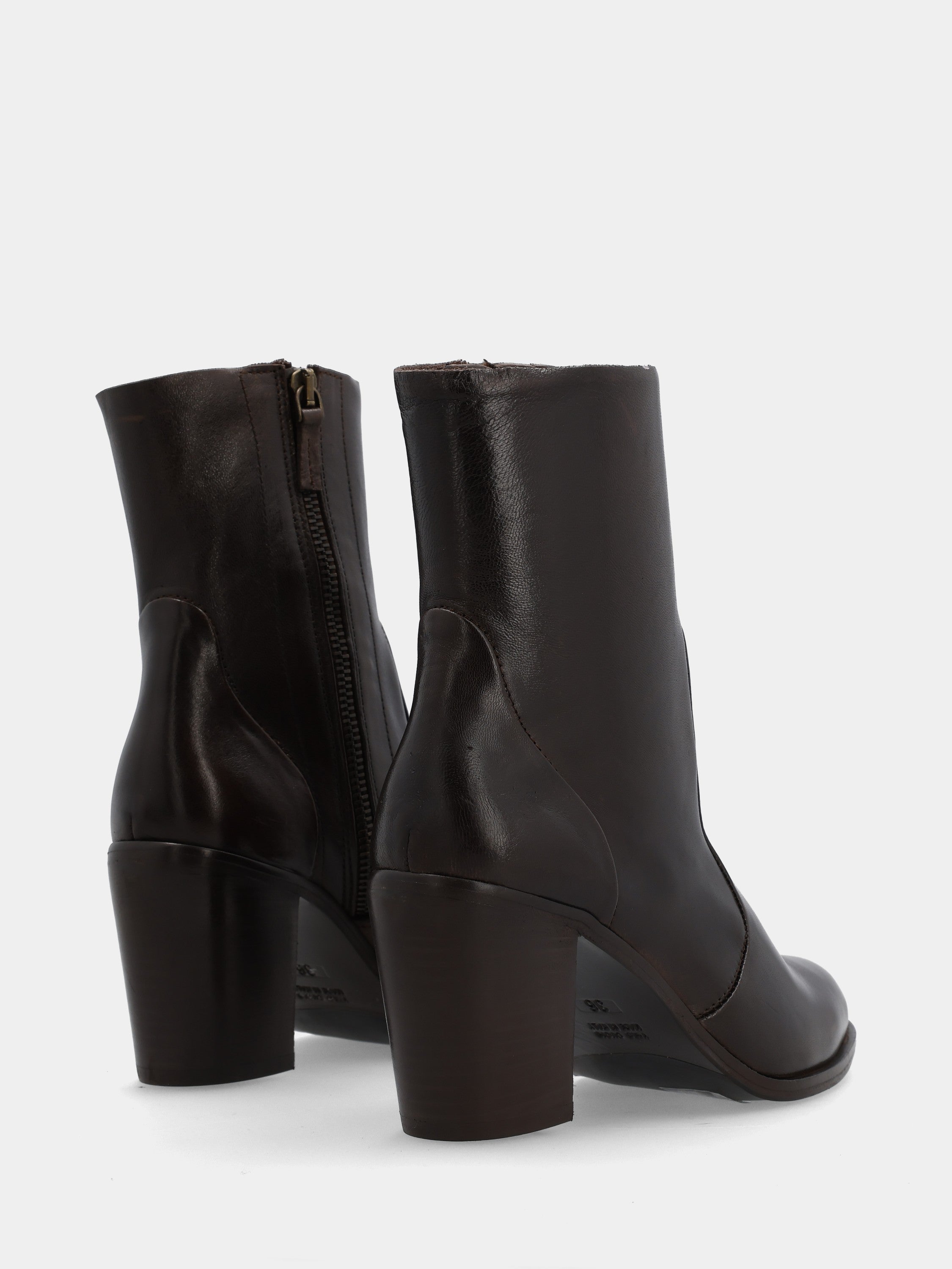 Stivaletto in nappa testa di moro con gambaletto sfoderato