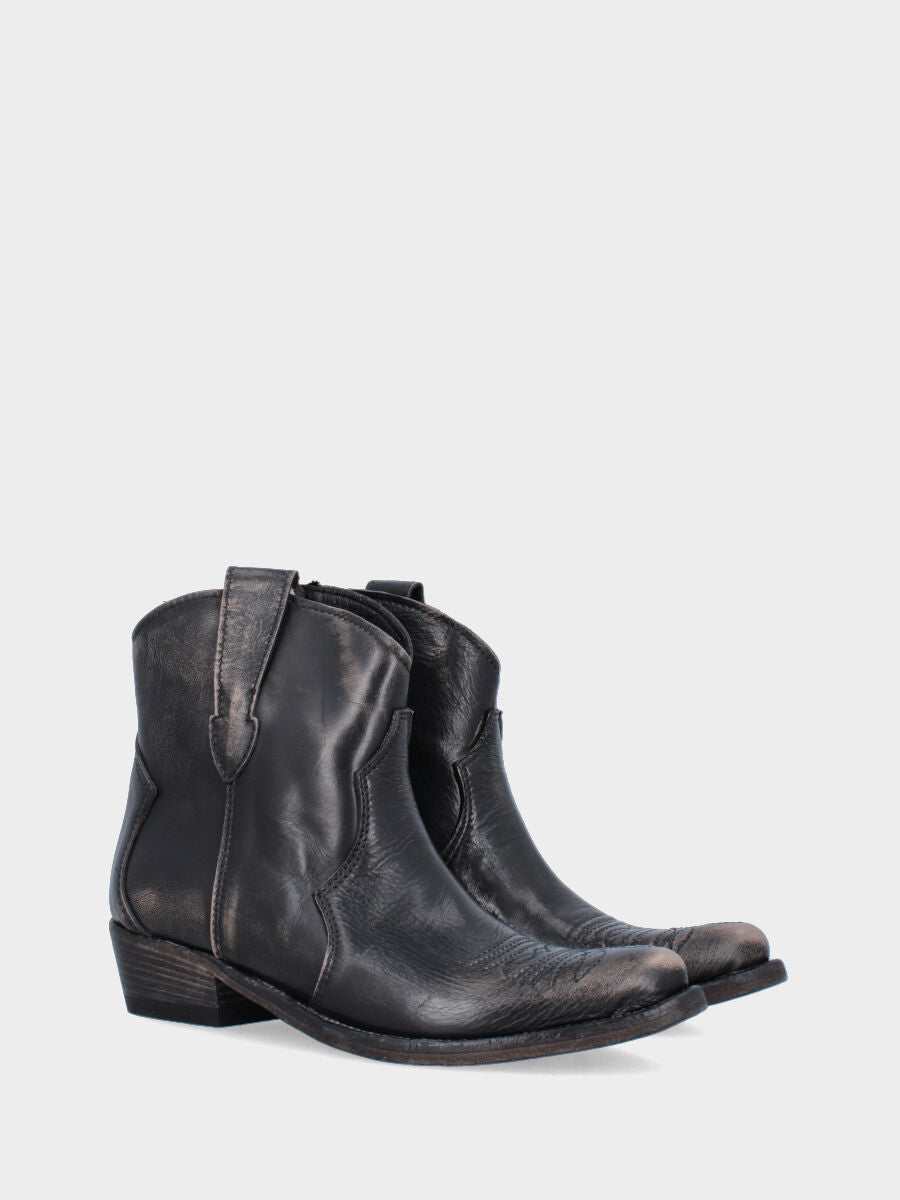 Bottes western à tige courte en veau gris avec broderies et découpe ondulée