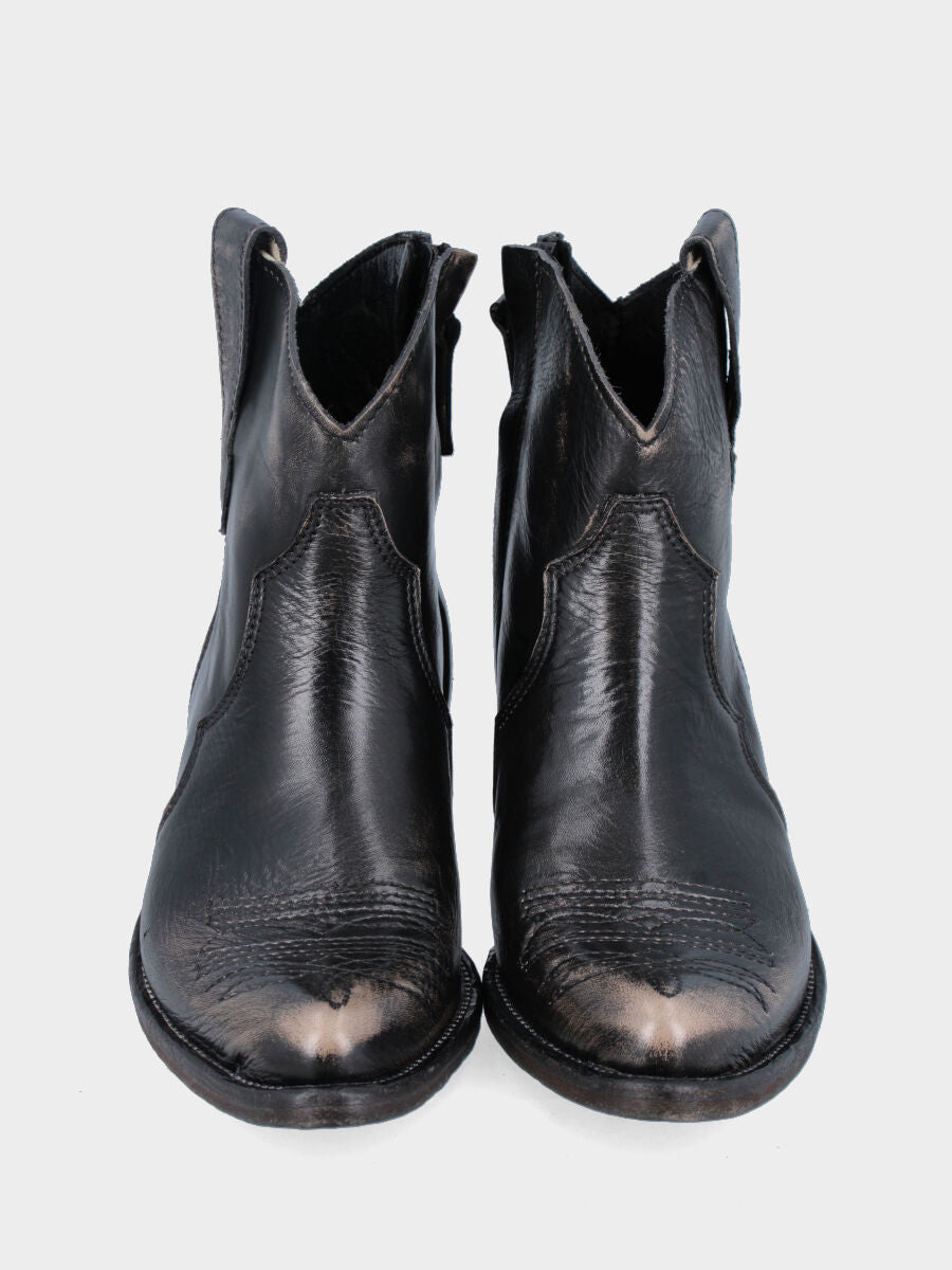 Bottes western à tige courte en veau gris avec broderies et découpe ondulée