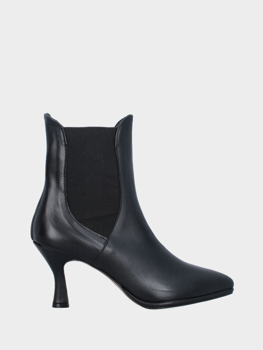 Beatles in black nappa leather with chalice heel and platform