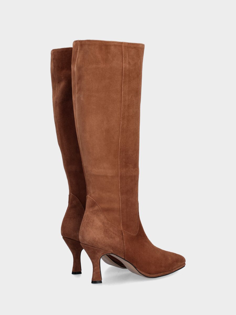 Botte en suède couleur cuir avec talon en forme de calice