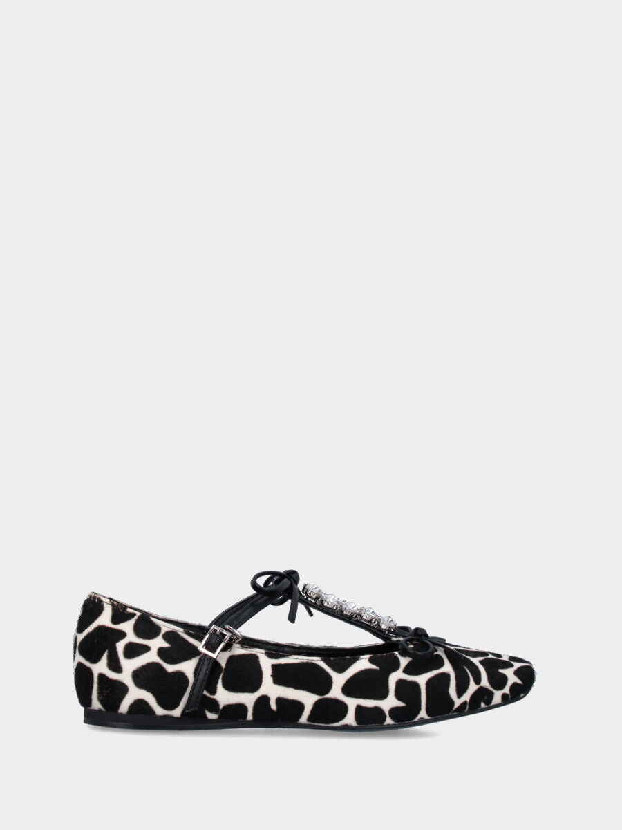 Ballerina in cavallino stampa giraffa con cinturino e strass