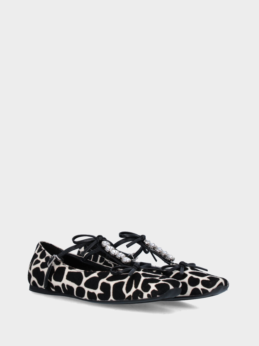 Ballerina in cavallino stampa giraffa con cinturino e strass