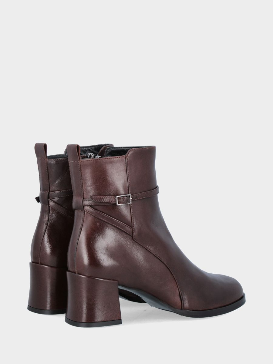 Stivaletto in vitello testa di moro con cinturino e tacco blocco