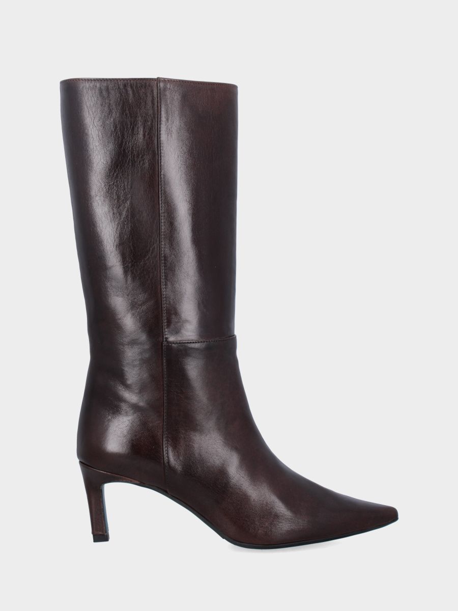 Stivale 3/4 in vitello testa di moro con tacco dritto a coda