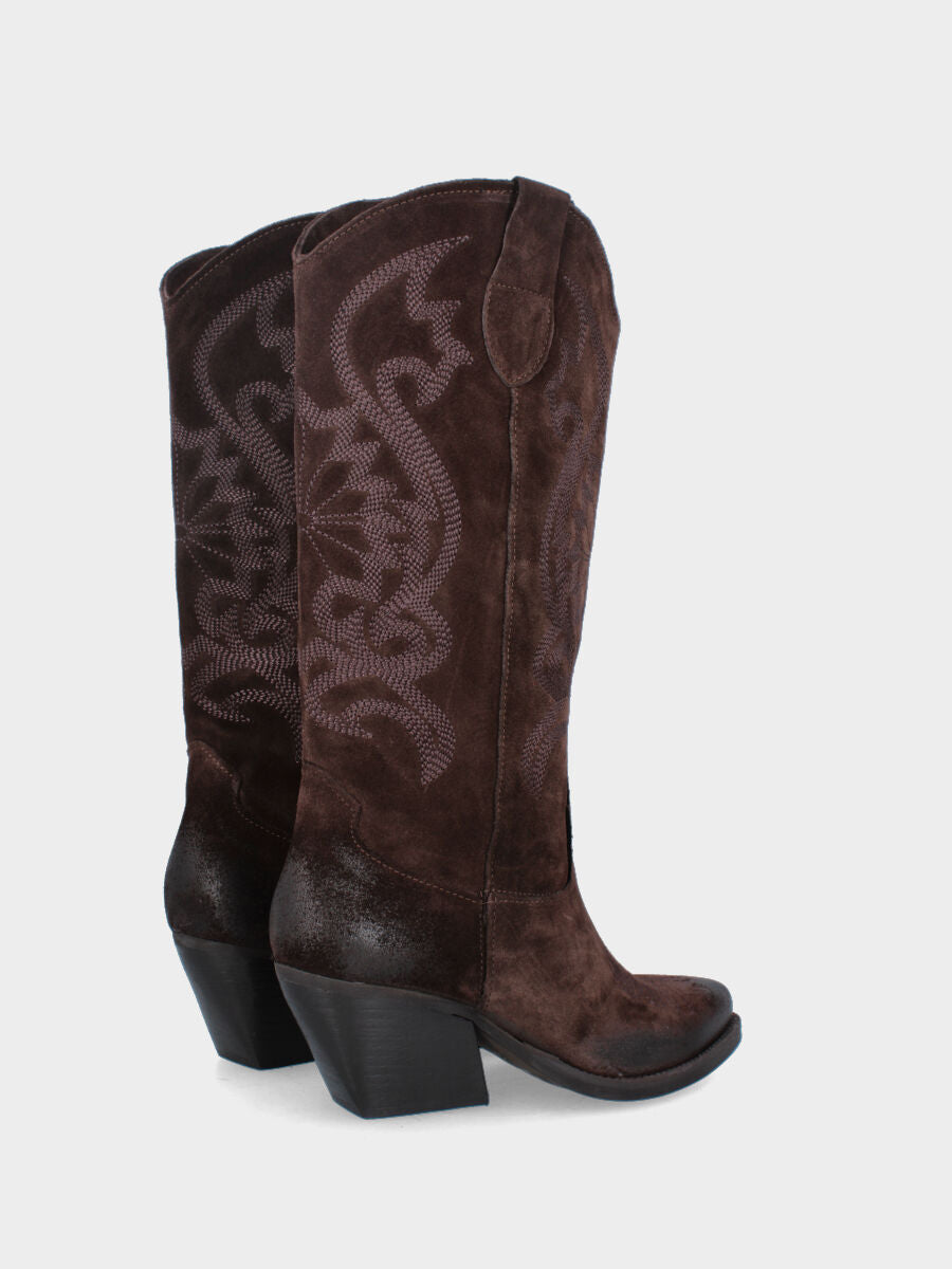 Camperos in camoscio testa di moro con ricami floreali e tacco alto