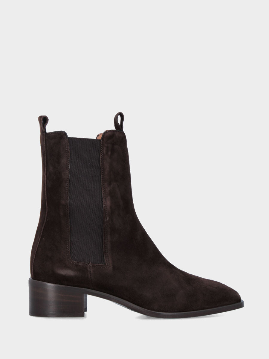 Sandalo monoblocco in vitello rosso con fascia ripiegata