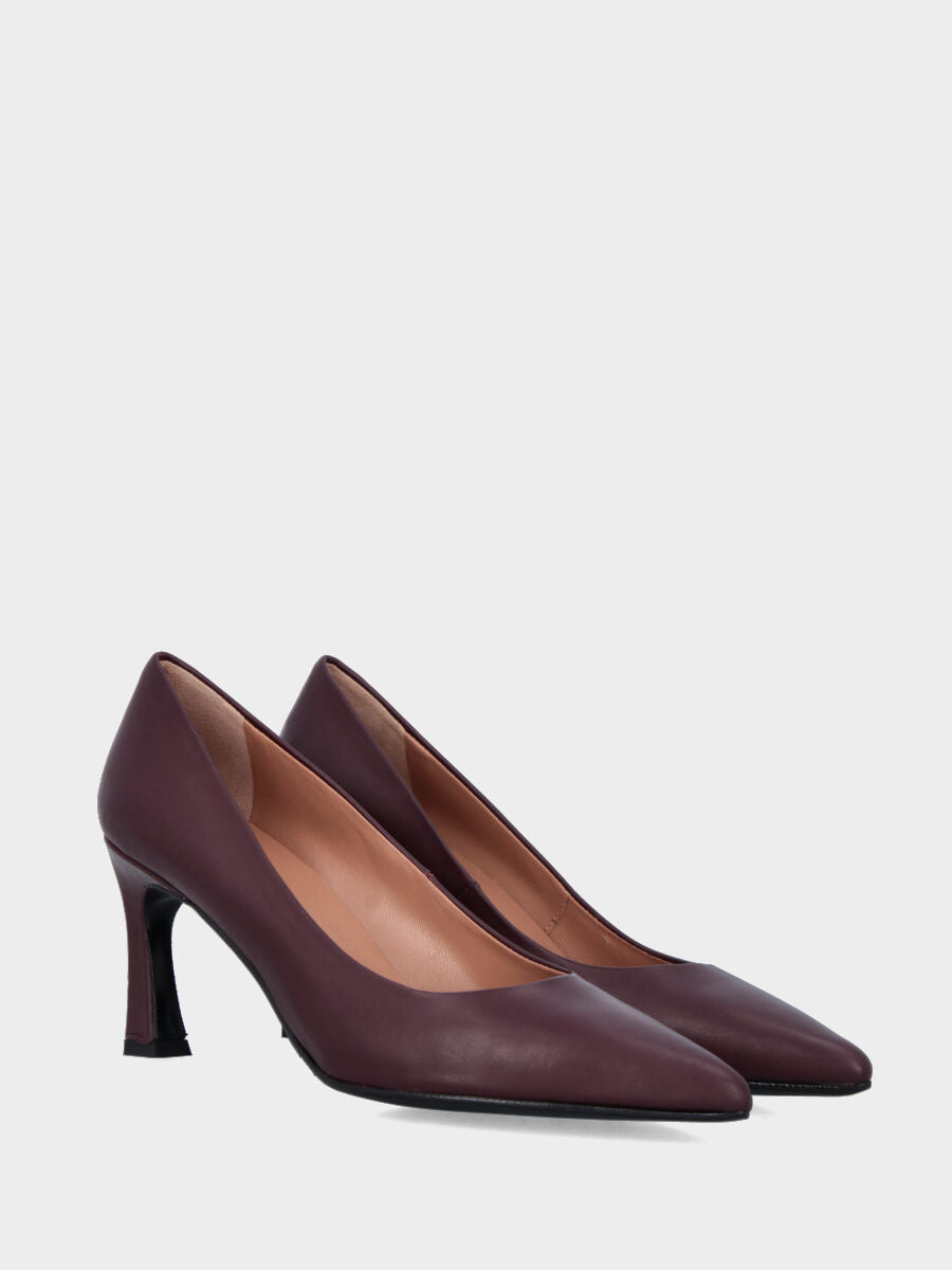 Décolleté in nappa bordeaux con tacco incavato e scollo tondo