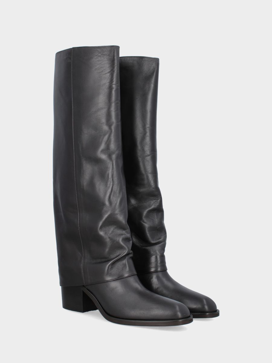 Stivale a tubo in vitello testa di moro con ghetta risvoltata e punta stondata