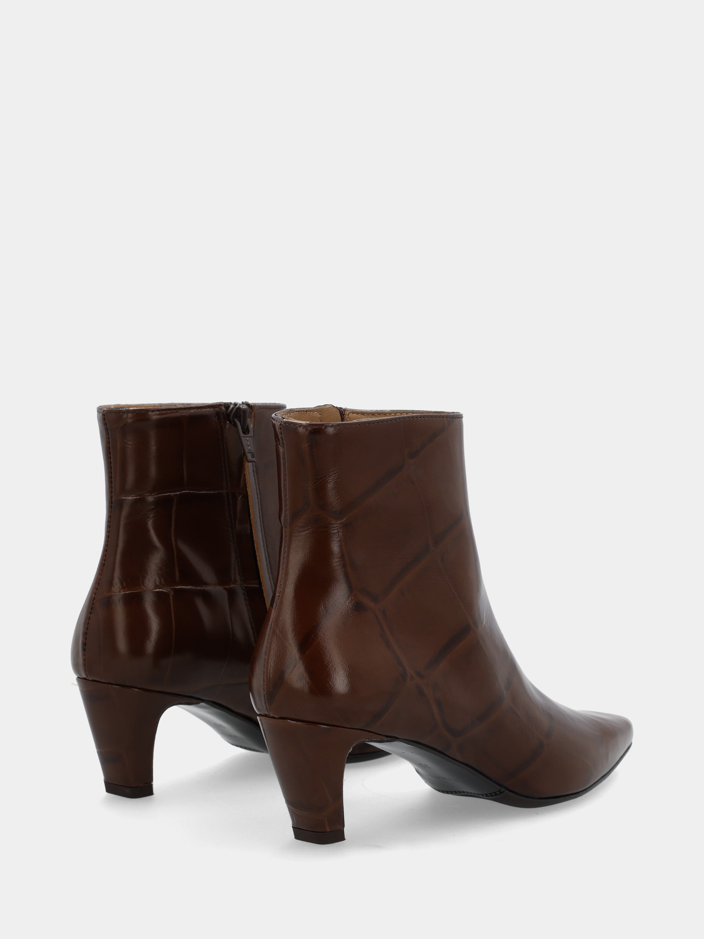 Sandalo monoblocco in vitello rosso con fascia ripiegata