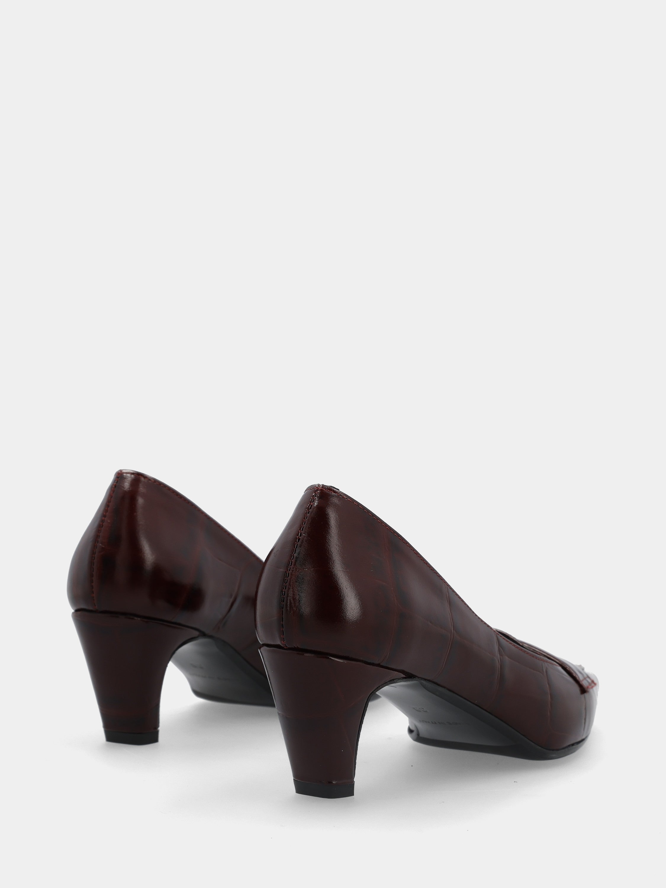 Sandalo monoblocco in vitello rosso con fascia ripiegata