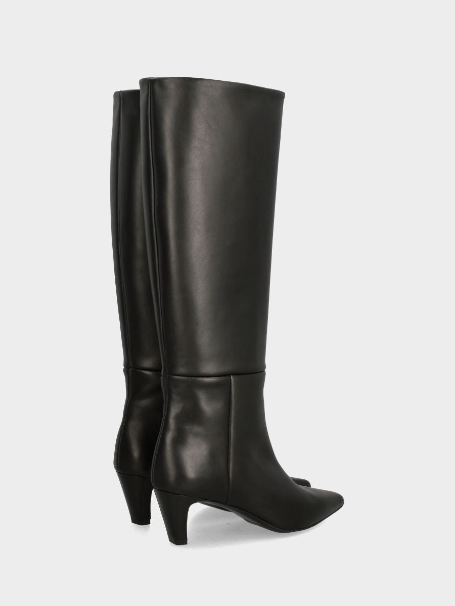 Botte en veau noir à tige droite avec talon aiguille