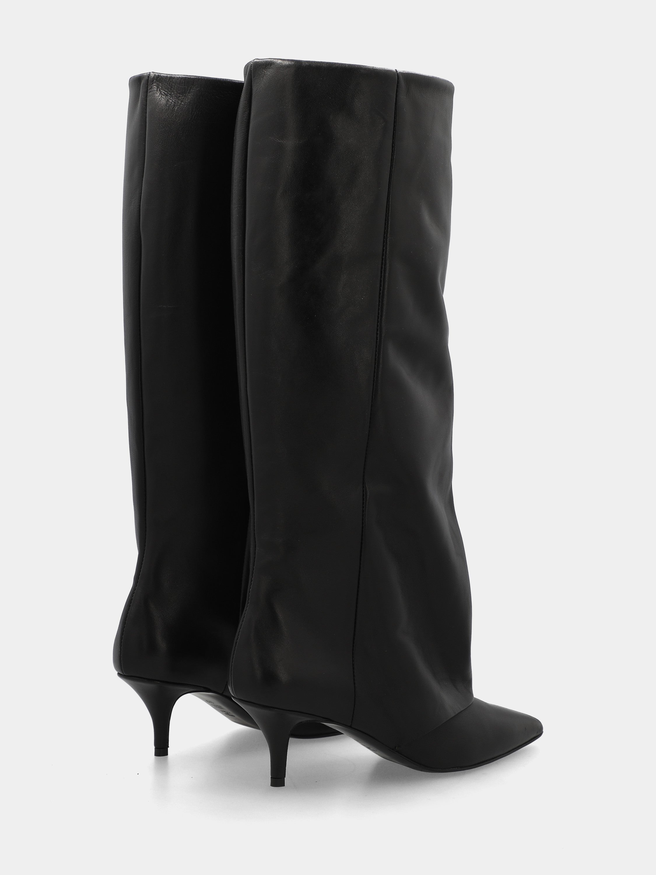 Botte haute en nappa noir avec guêtre retournée et talon calice