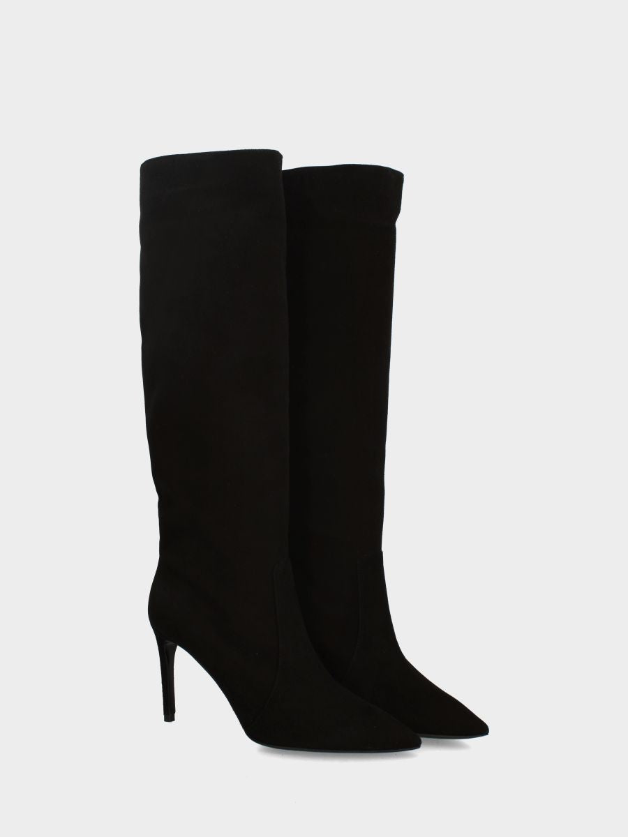 Schwarzer Wildlederstiefel mit spitzem Stilettoabsatz