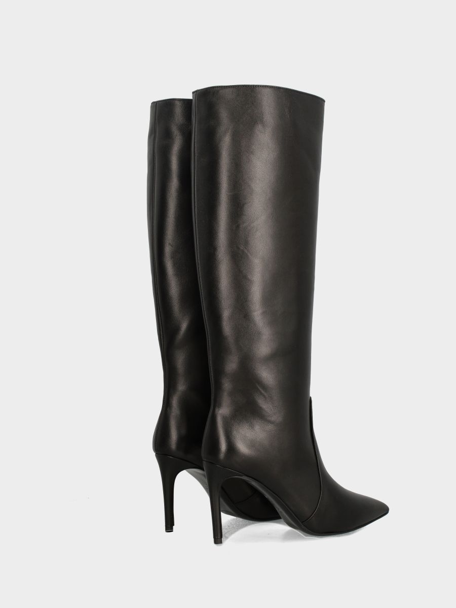 Botte en nappa noire à tige haute avec talon aiguille en queue