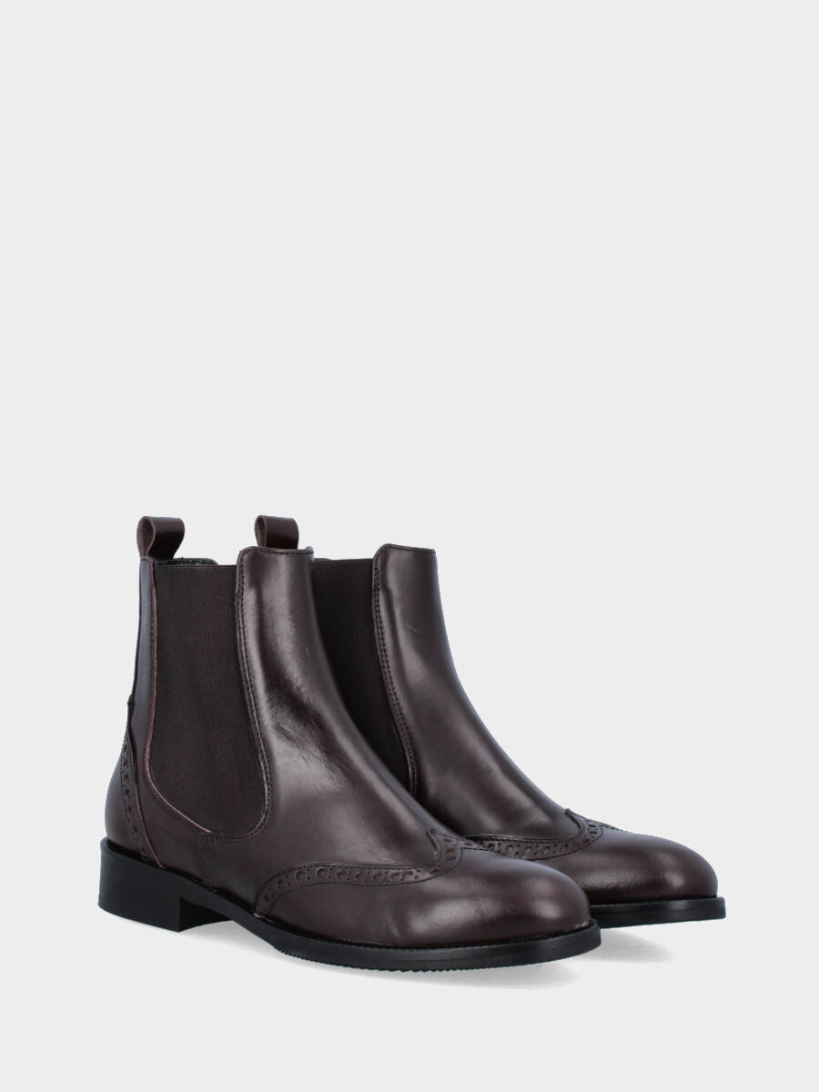 Sandalo monoblocco in vitello rosso con fascia ripiegata