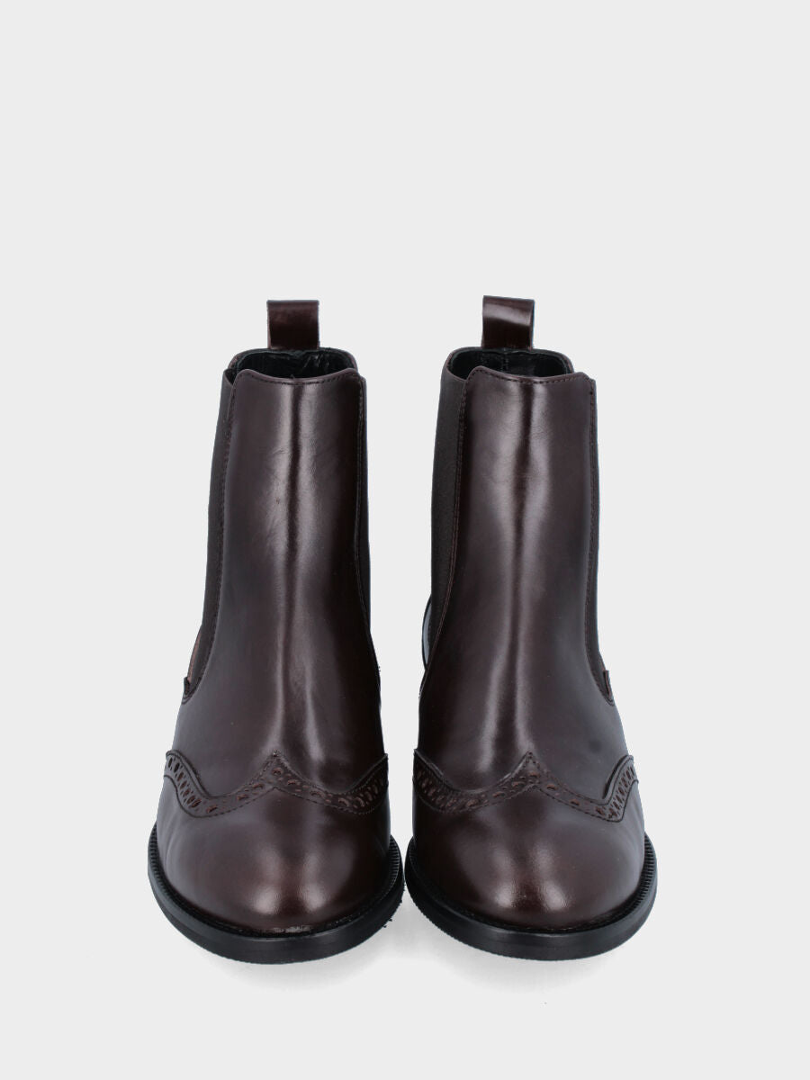 Sandalo monoblocco in vitello rosso con fascia ripiegata