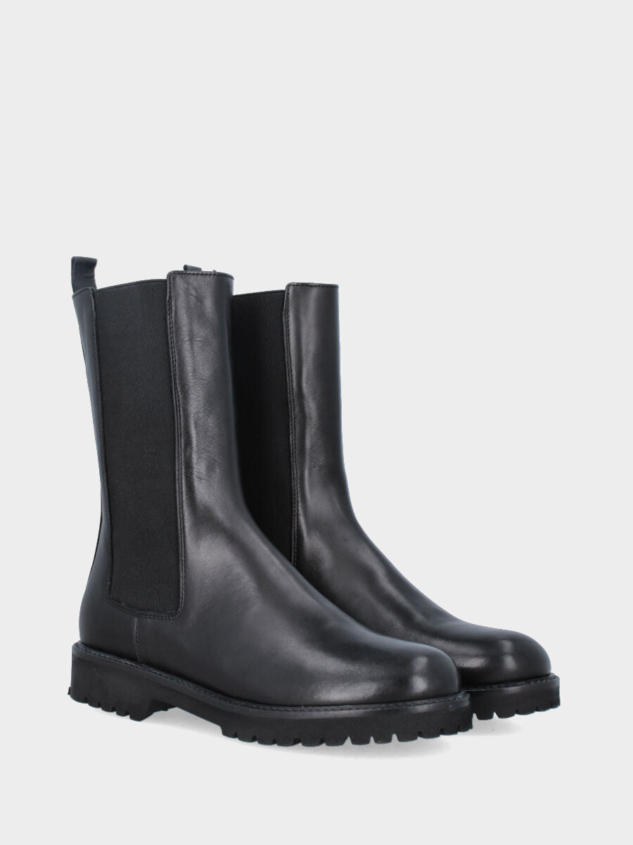 Sandalo monoblocco in vitello rosso con fascia ripiegata