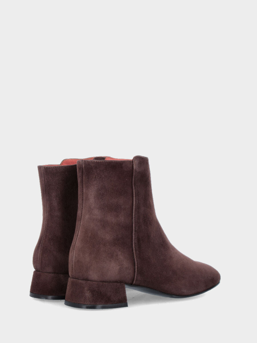 Sandalo monoblocco in vitello rosso con fascia ripiegata