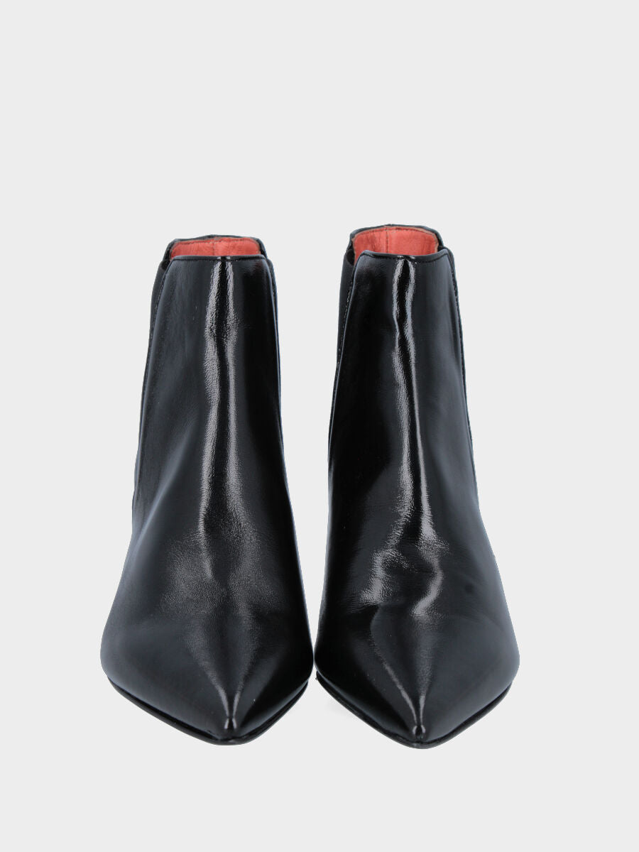Sandalo monoblocco in vitello rosso con fascia ripiegata