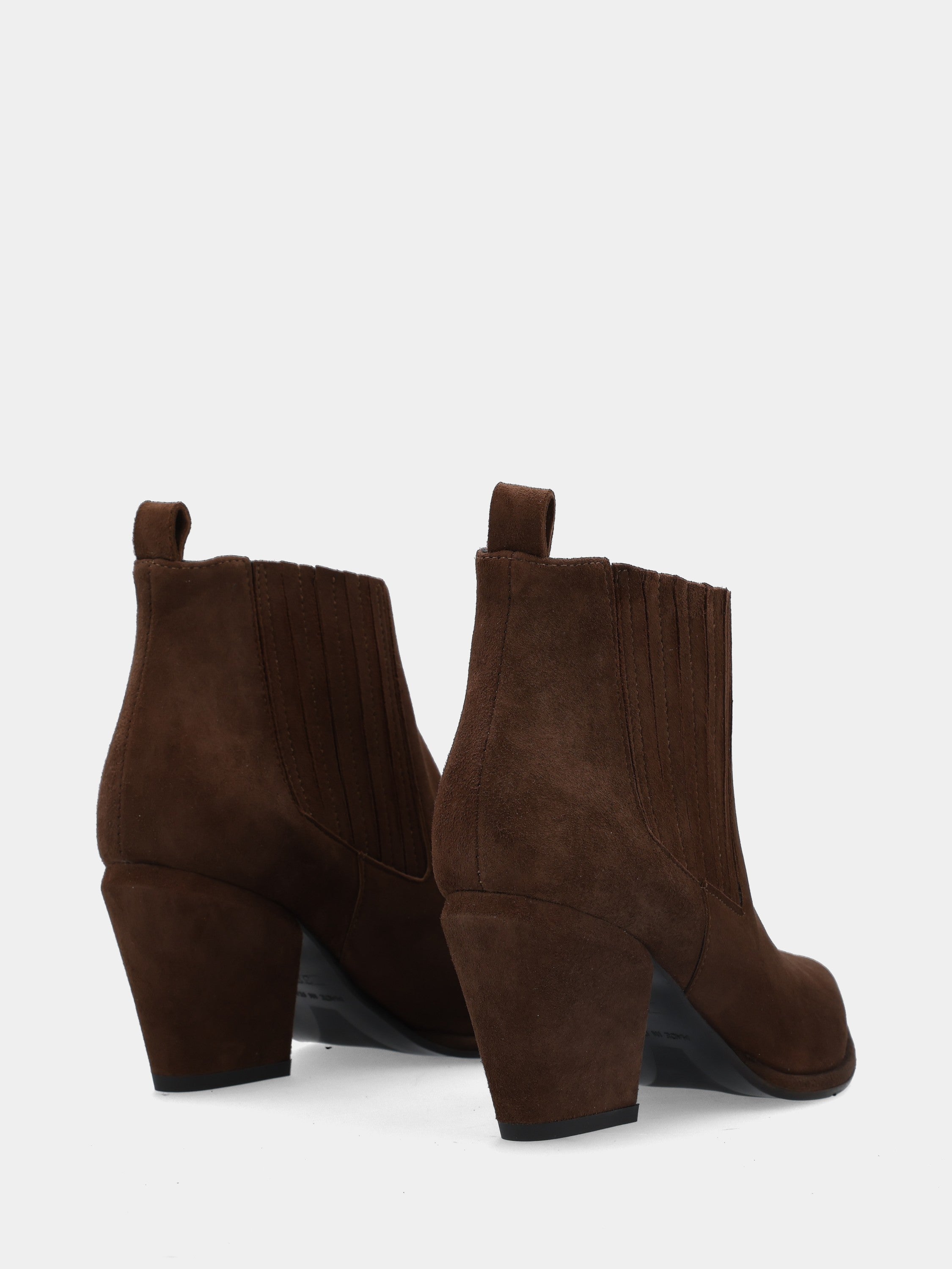 Sandalo monoblocco in vitello rosso con fascia ripiegata