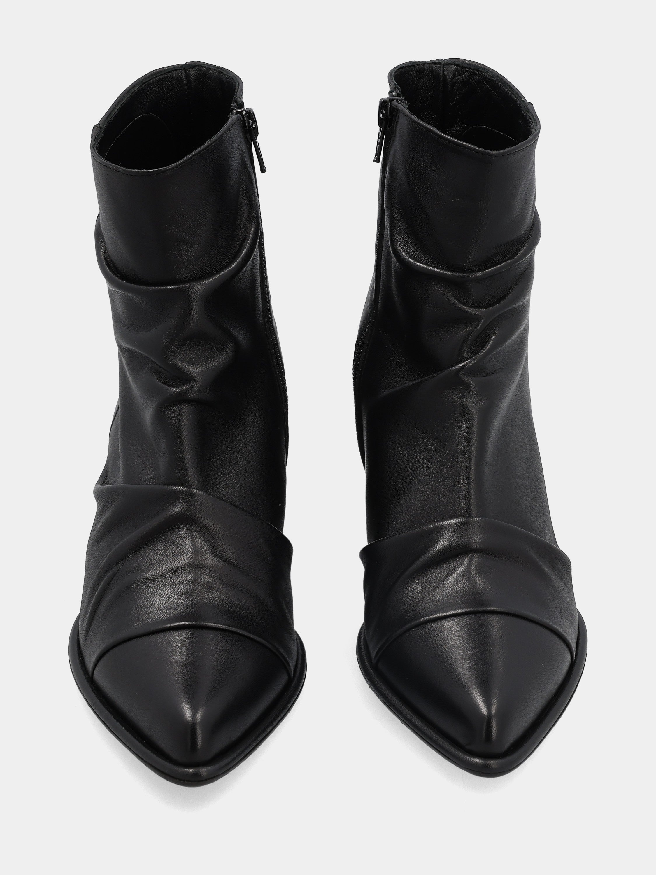 Sandalo monoblocco in vitello rosso con fascia ripiegata