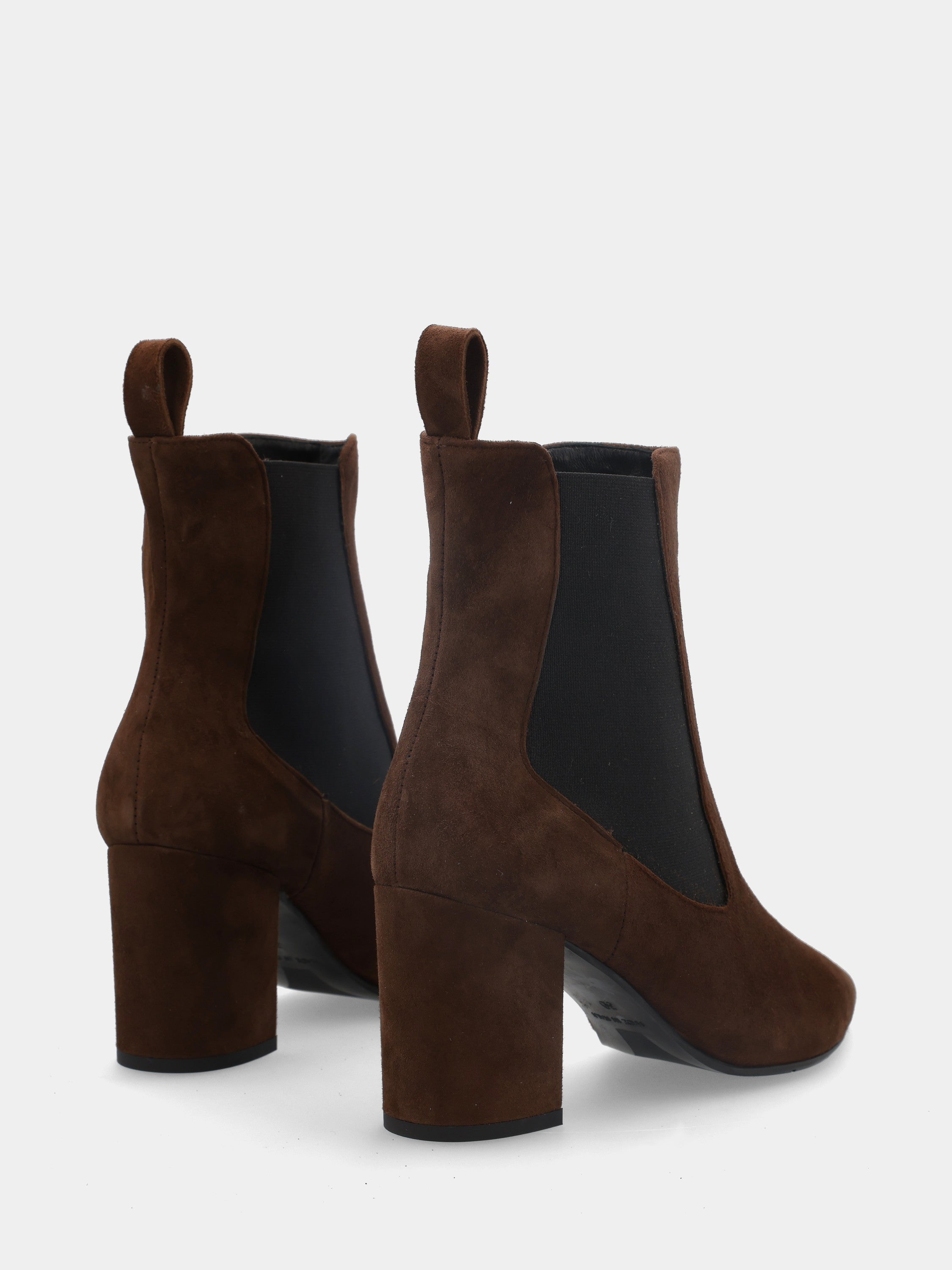 Sandalo monoblocco in vitello rosso con fascia ripiegata