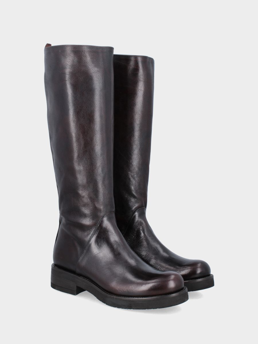 Sandalo monoblocco in vitello rosso con fascia ripiegata
