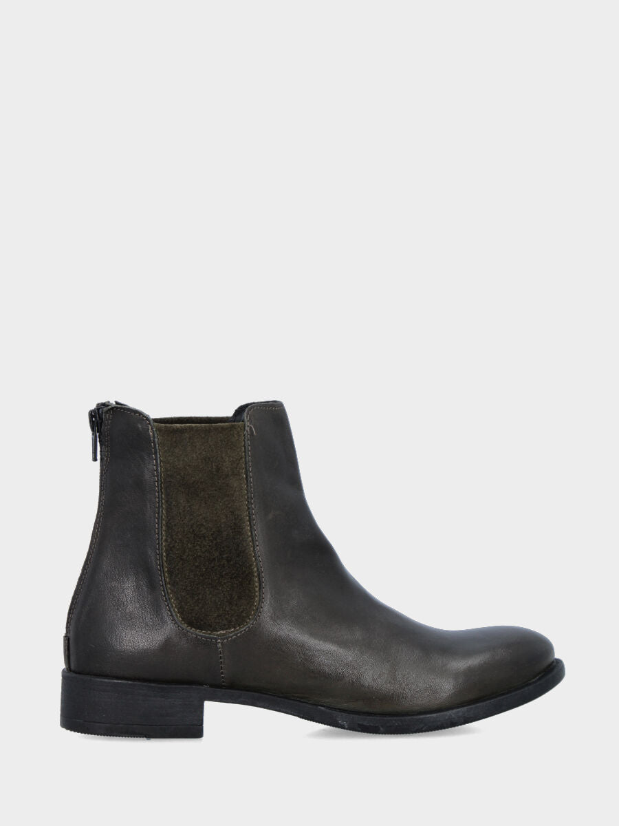 Sandalo monoblocco in vitello rosso con fascia ripiegata
