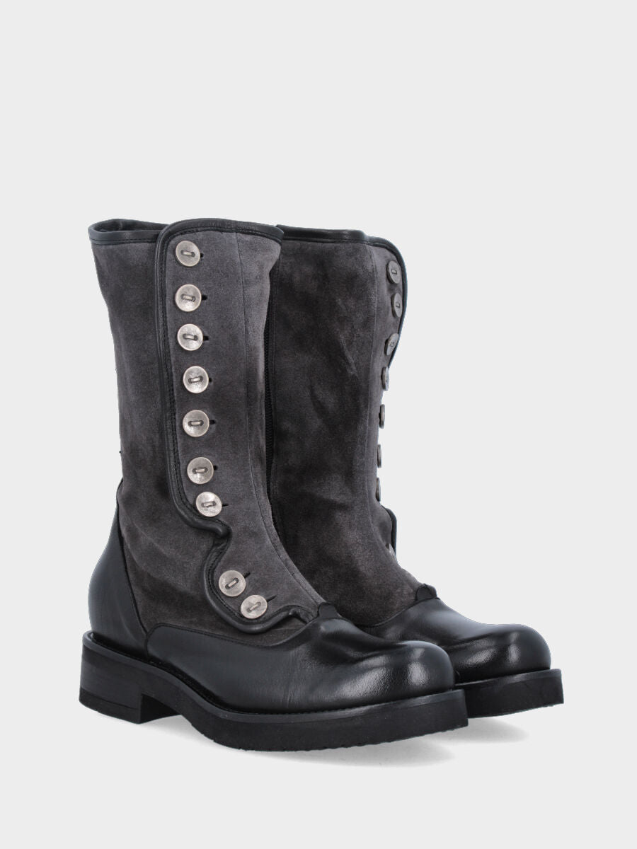 Stivale in vitello nero con bottoni metallici e tacco basso