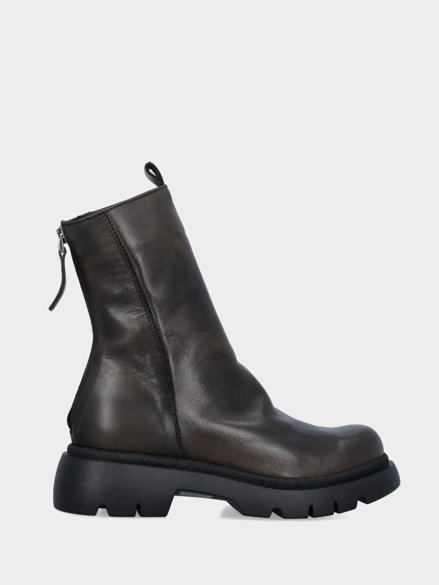 Stivaletto in nappa verde con platform e gambaletto goffrato