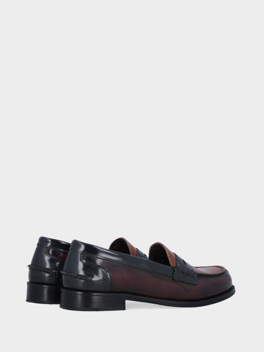 Sandalo monoblocco in vitello rosso con fascia ripiegata