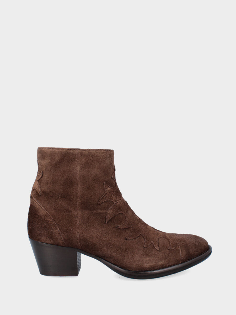 Camperos in velour color cuoio con riporti fiammati e tacco medio