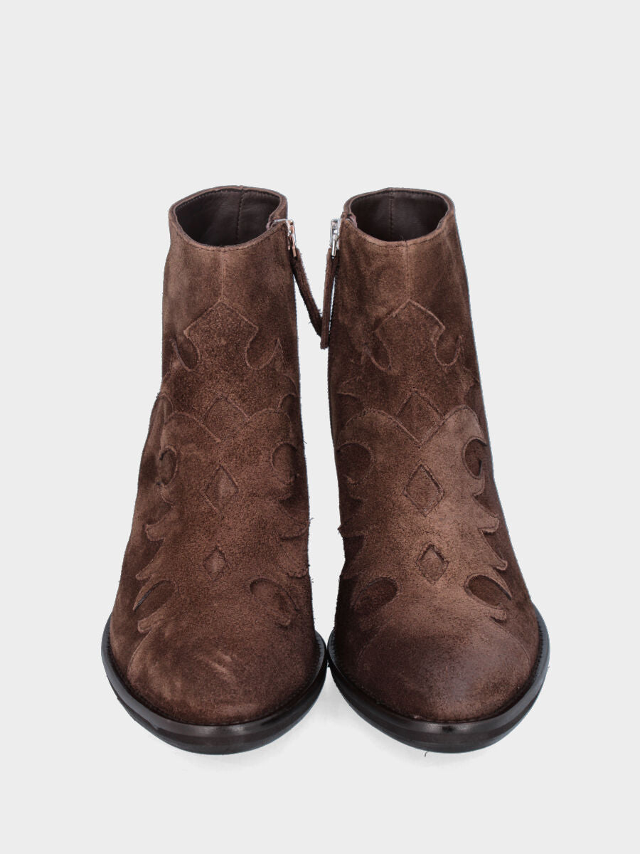 Camperos in velour color cuoio con riporti fiammati e tacco medio