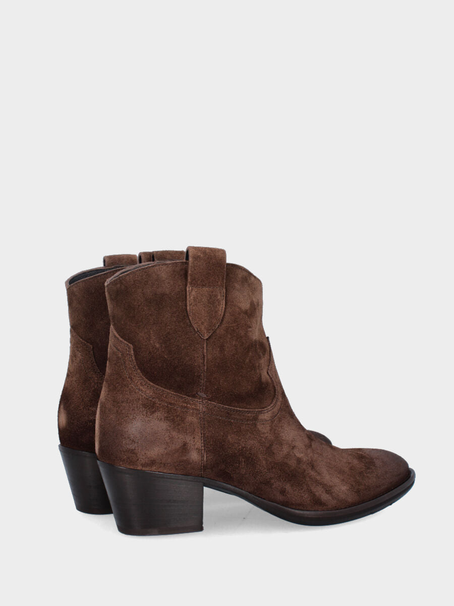 Camperos a stivaletto in velour color cuoio con tacco monoblocco e punta tonda