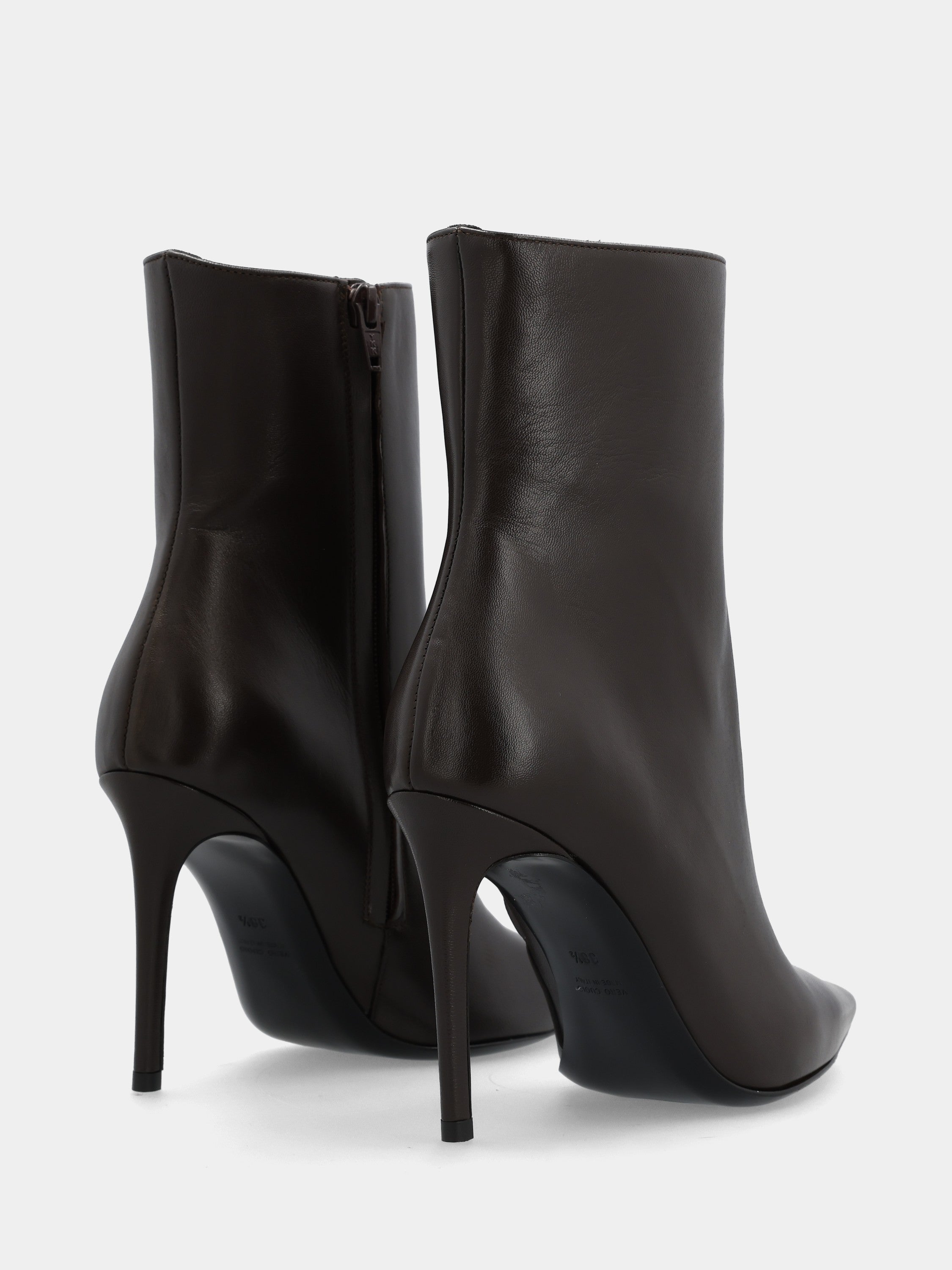 Stiefelette aus Nappaleder in Dunkelbraun mit 100mm Stiletto-Absatz und spitz zulaufender Form