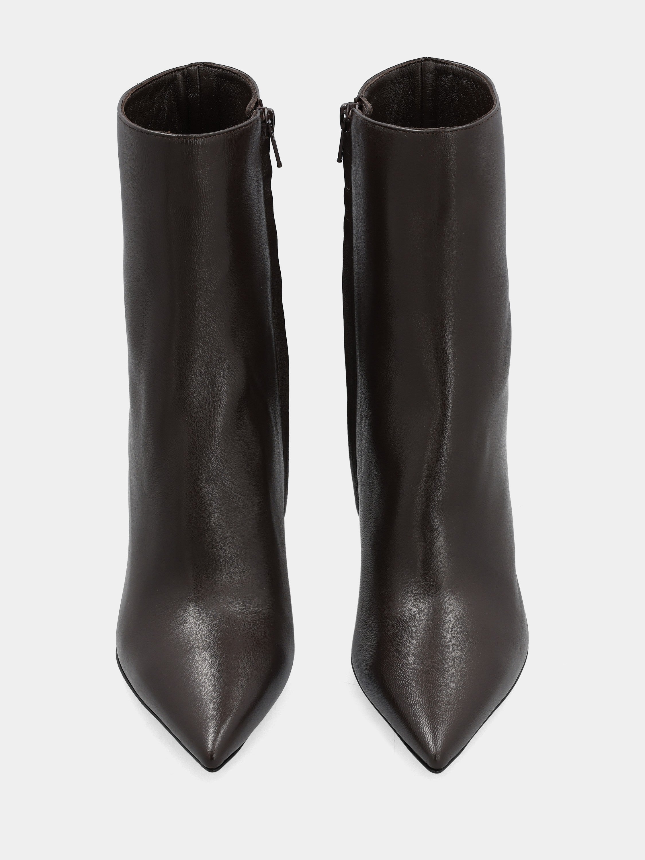 Stiefelette aus Nappaleder in Dunkelbraun mit 100mm Stiletto-Absatz und spitz zulaufender Form