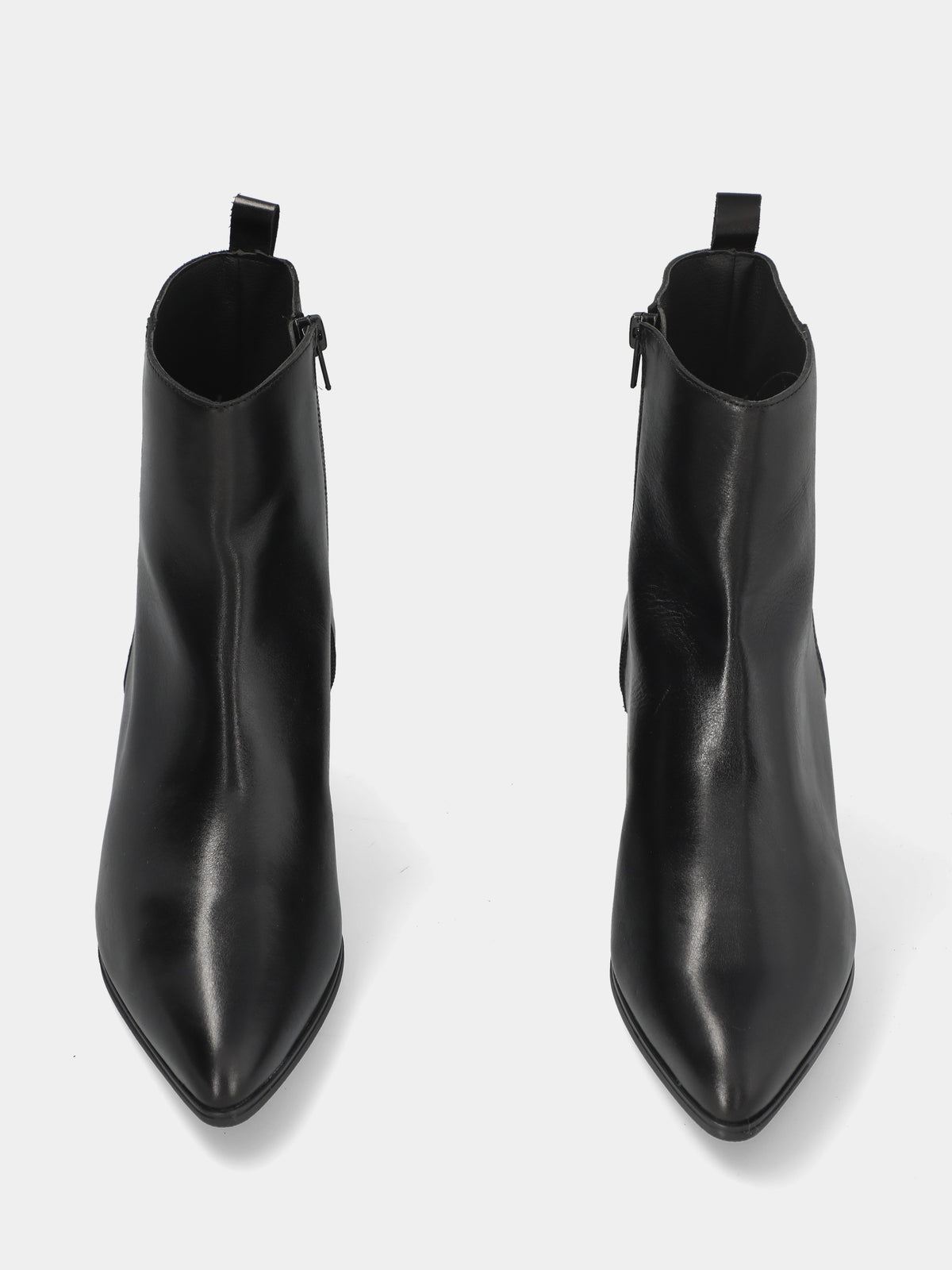 Stivaletto in nappa nera con cerniera al retro